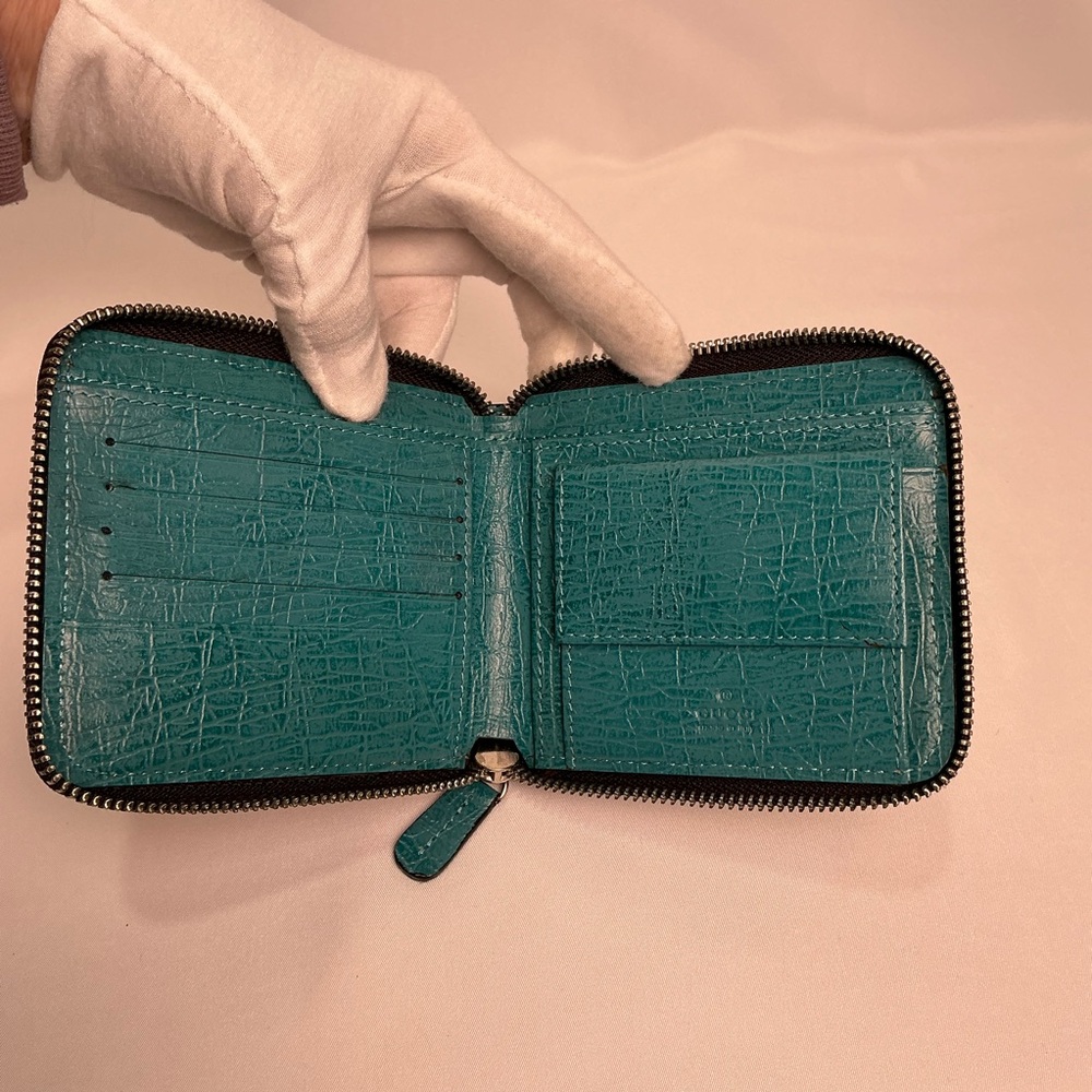 Gucci Coated Canvas Zip Silver Teal Wallet - Picture 13 of 13